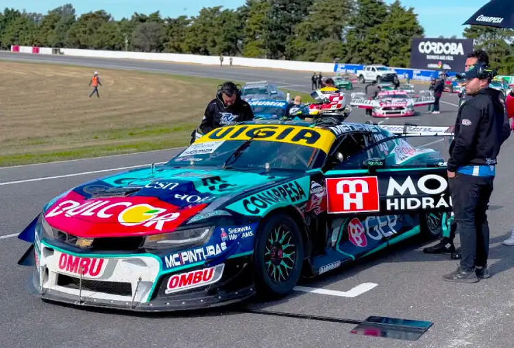 Chevrolet Camaro de Facundo Ardusso en la grilla del "Oscar Cabalén".