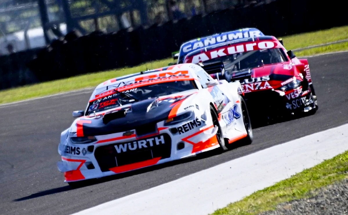 Camaro en la pista