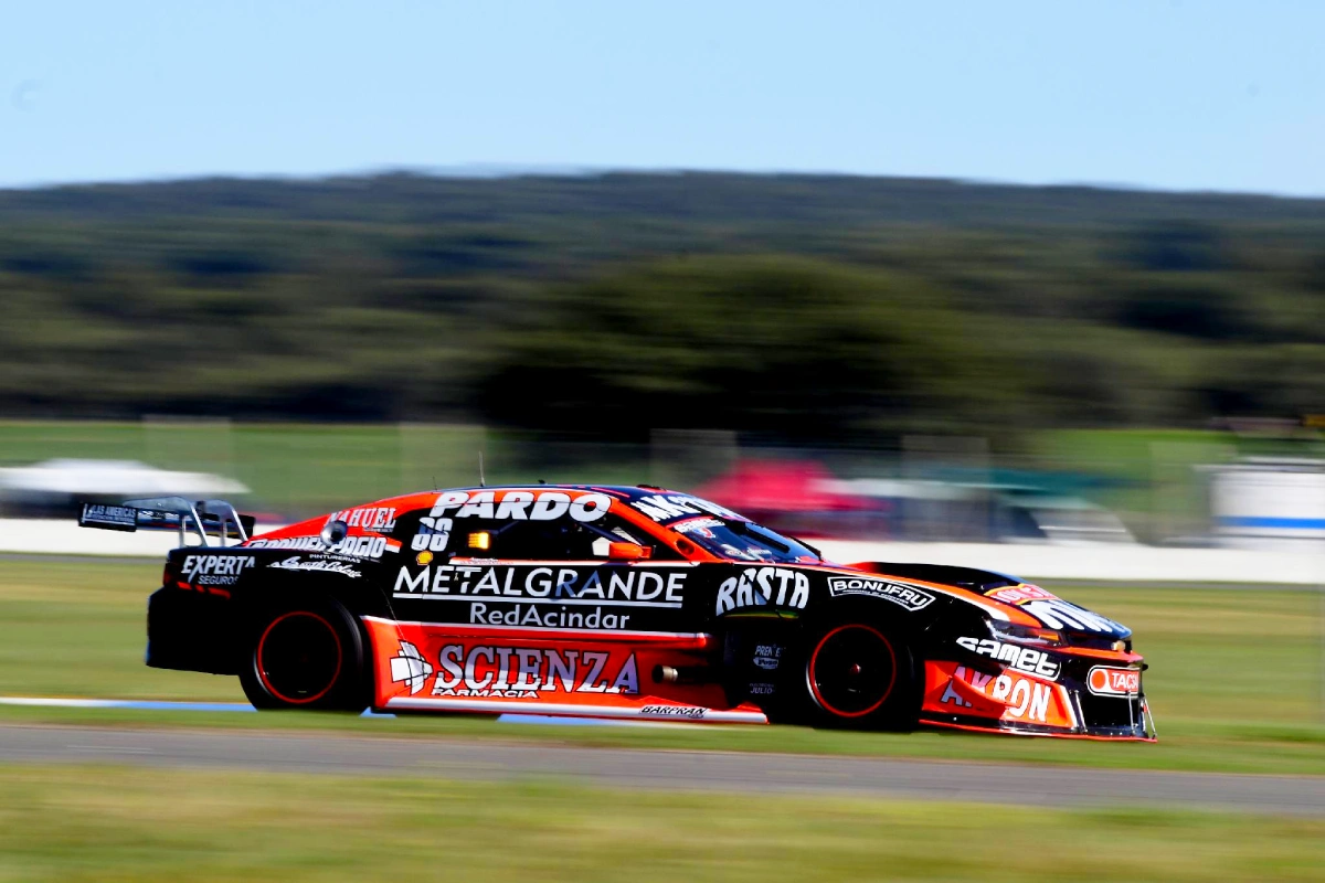 Camaro en la pista