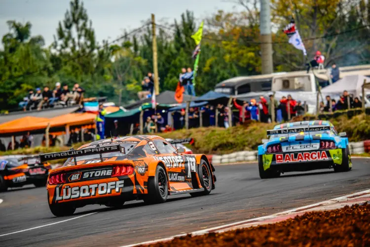 Mustang en la pista
