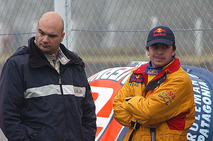 Ariel Pacho junto a Norberto Fontana en su época de piloto de TC.