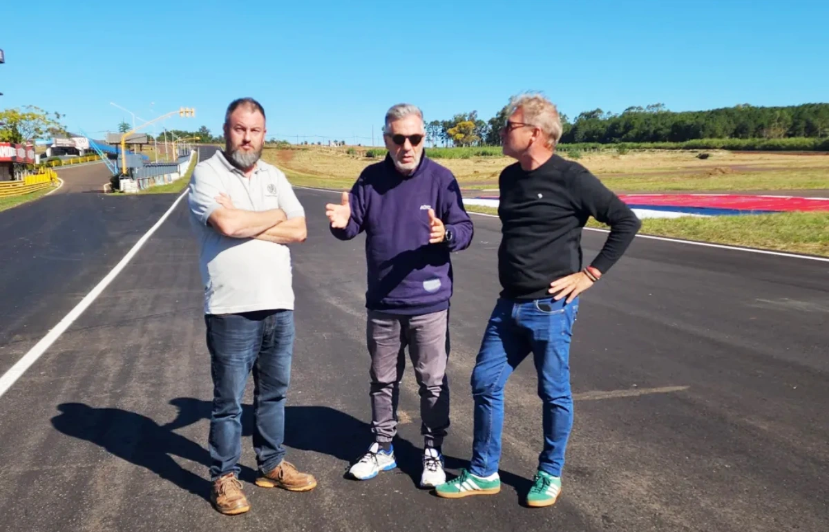 Visita de la ACTC al autódromo de Posadas.
