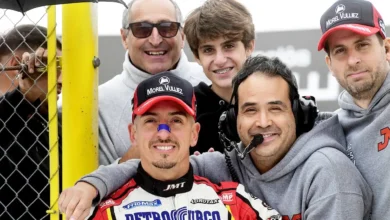 Trucco junto al equipo de TC.