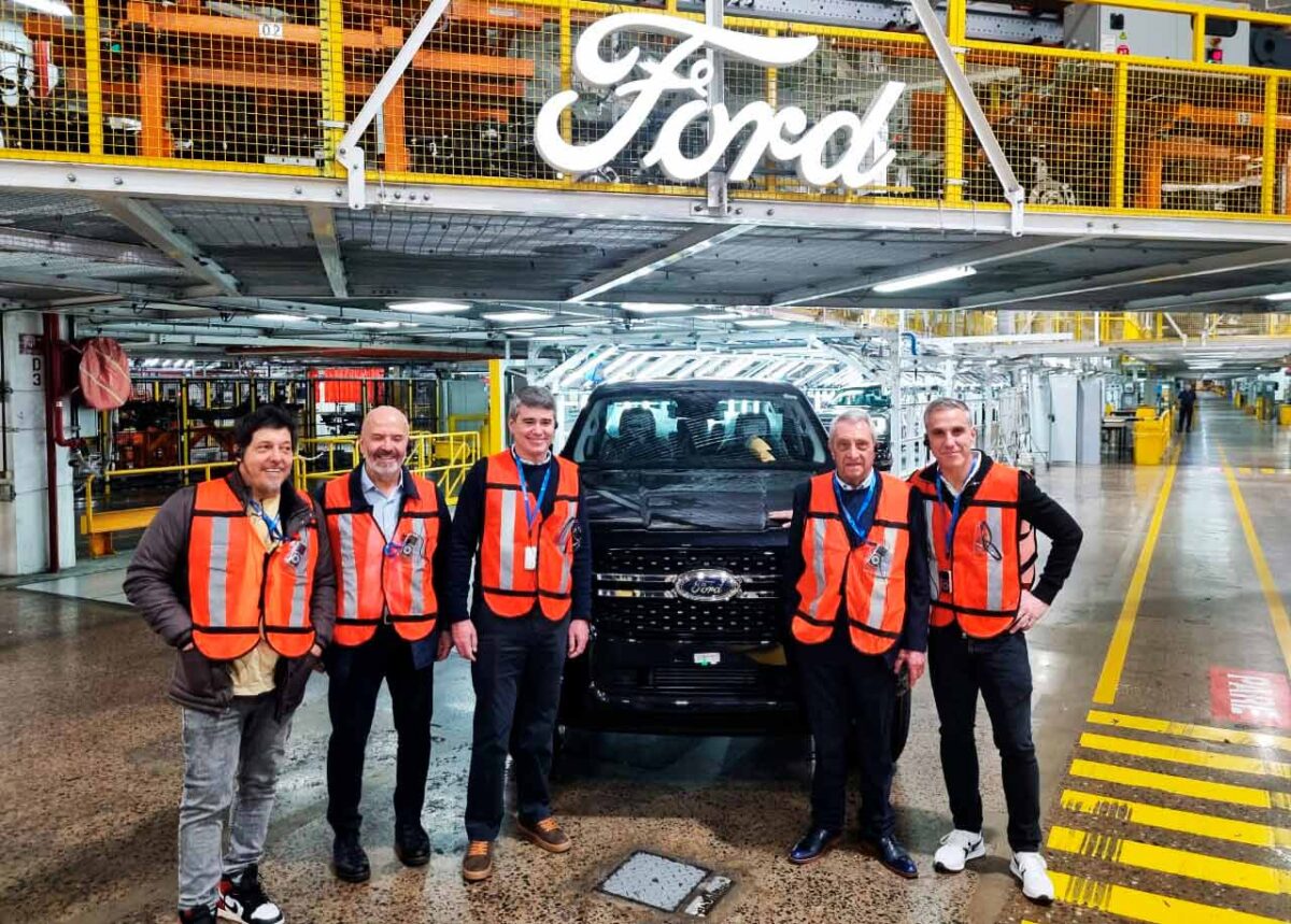 Mazzacane y la ACTC en la fábrica de Ford.