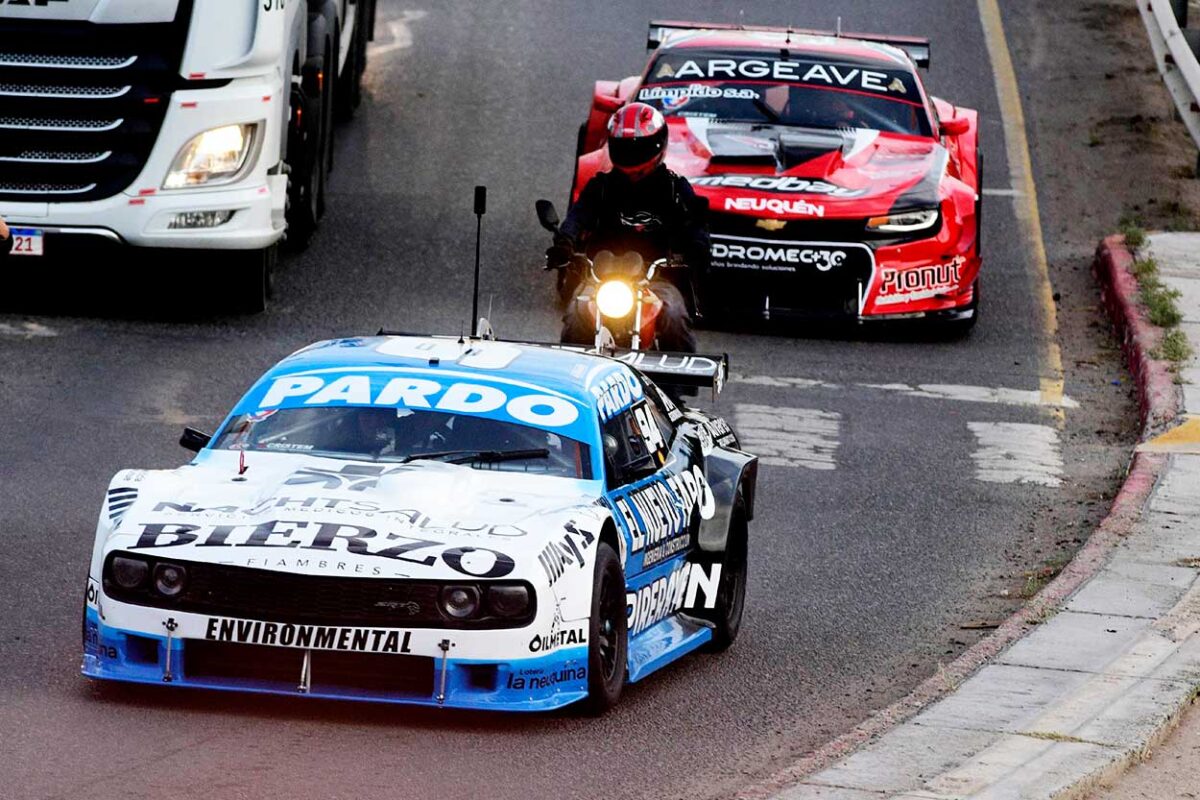 Autos de TC en la calles.