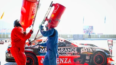 Agustín Canapino cargando combustible en boxes