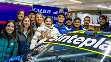 Jeremías Olmedo, su familia y el Moriatis Competición.