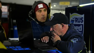 Fuentes y Serpero en el box del RUS MED Team.