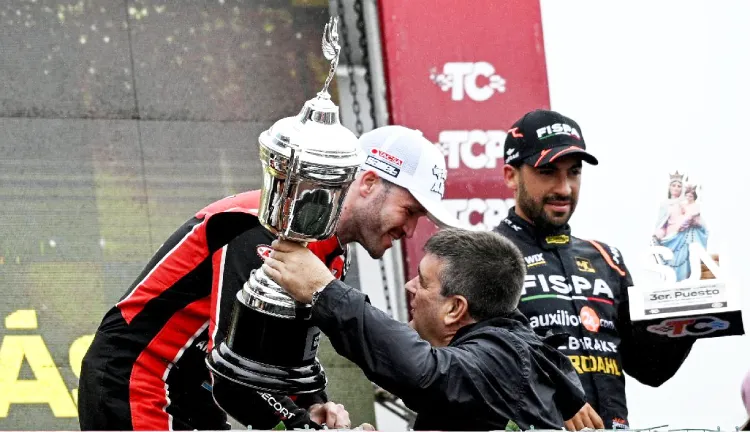 Canapino recibe la Copa Montanari de TC en San Nicolás.