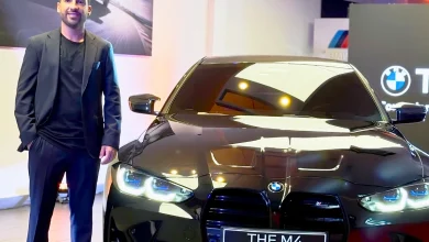 Julian Santero junto al BMW M4 que será base para el auto de TC.