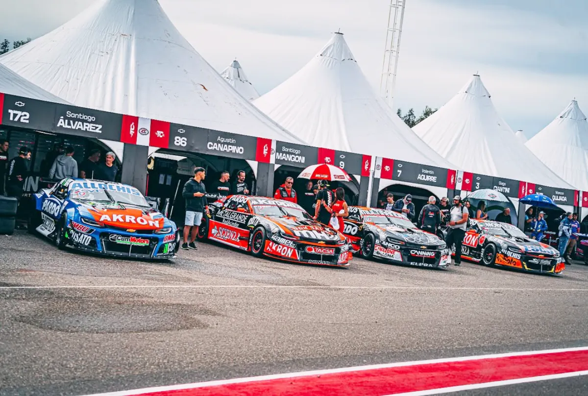 Boxes de TC del Canning Motorsports.