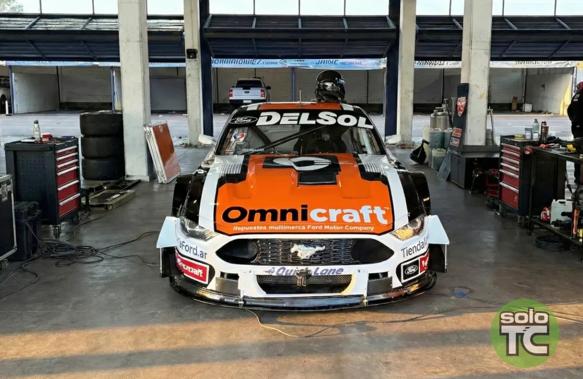 Mustang de TC de Gianini en La Plata.