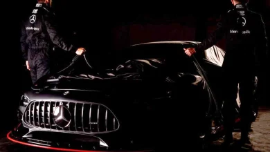 Mercedes-Benz de TC siendo descubierto por sus pilotos: Otto Fritzler y Diego Azar.