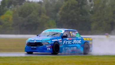 Fiat Toro de Diego Azar bajo la lluvia