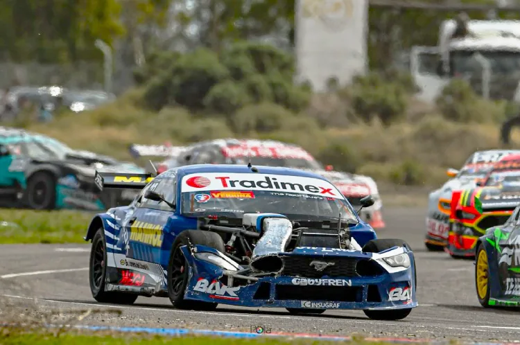 Ford Mustang de Emiliano Spataro en Viedma.