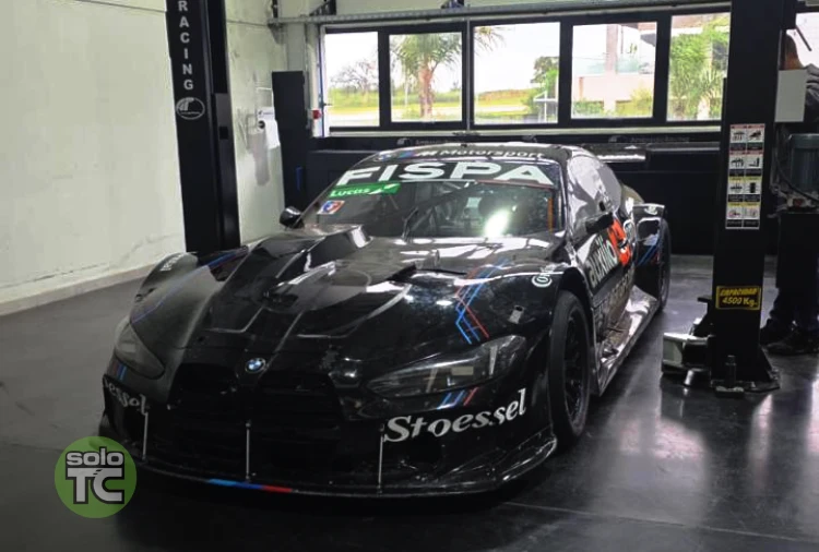 El BMW de TC de Santero en el taller de Ambrogio.