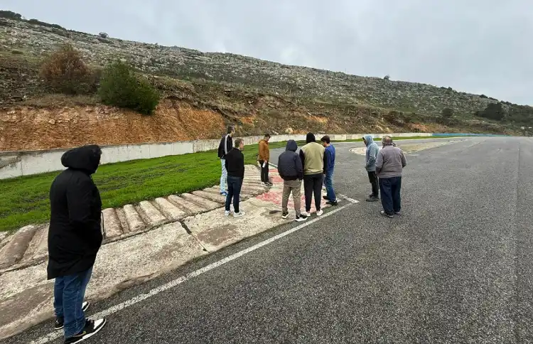 Pilotos de TC en la chicana de Balcarce.