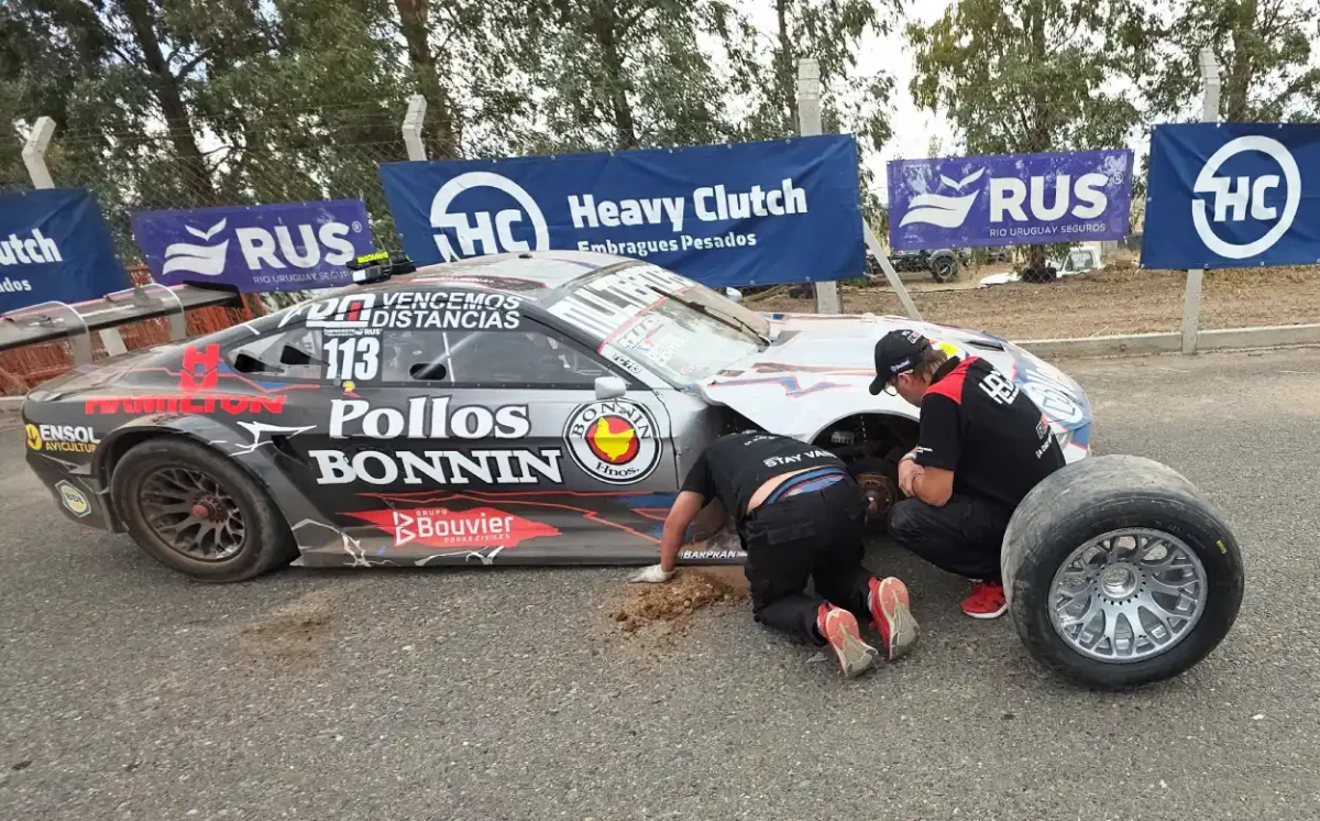 A Lugón se le salió una rueda en el TC.