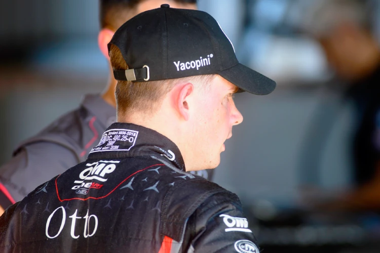 Otto Fritzler de espalda