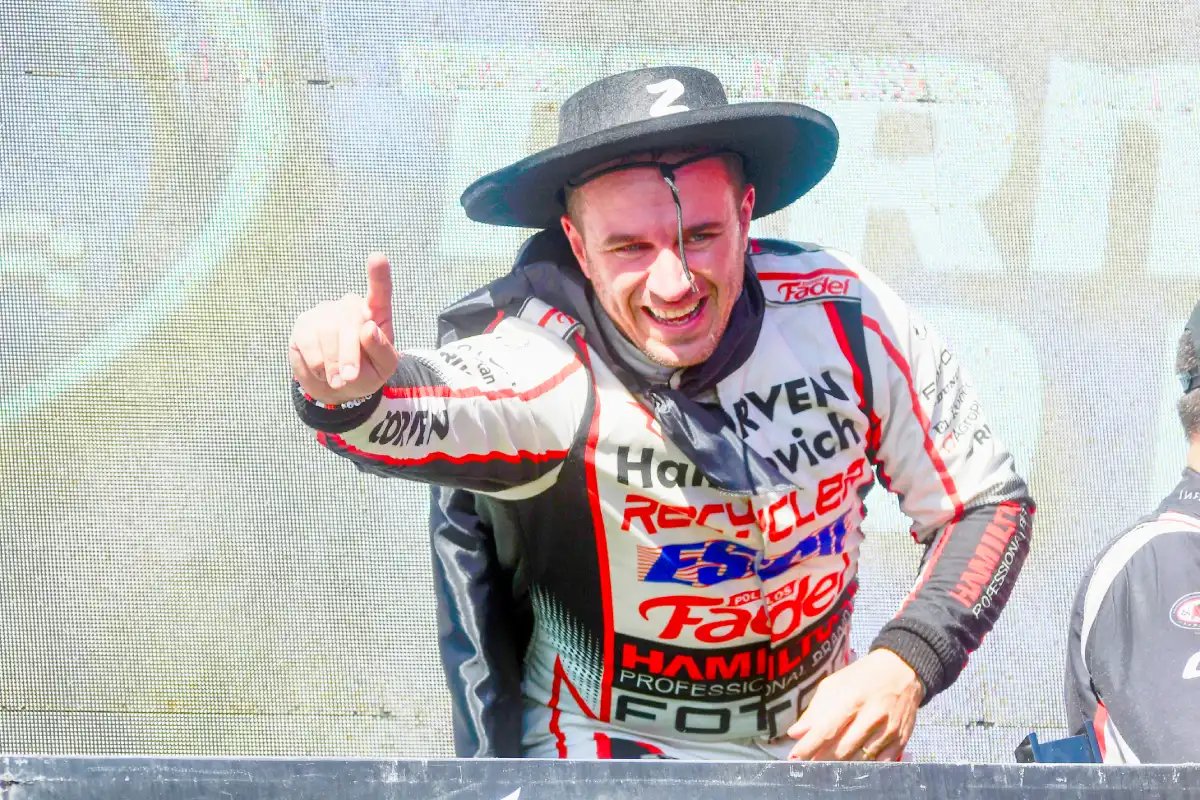 Werner ganó en 2025 en Termas de Río Hondo y celebró en el podio de TC.