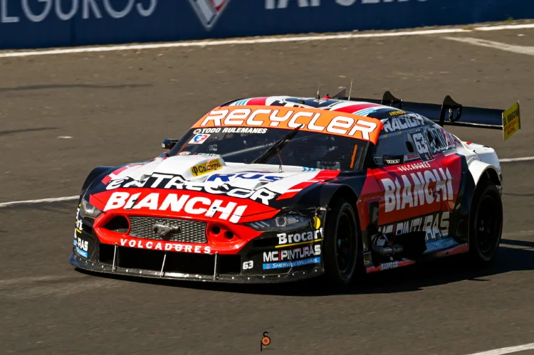 Nicolás Bonelli sobre el Ford Mustang de TC.