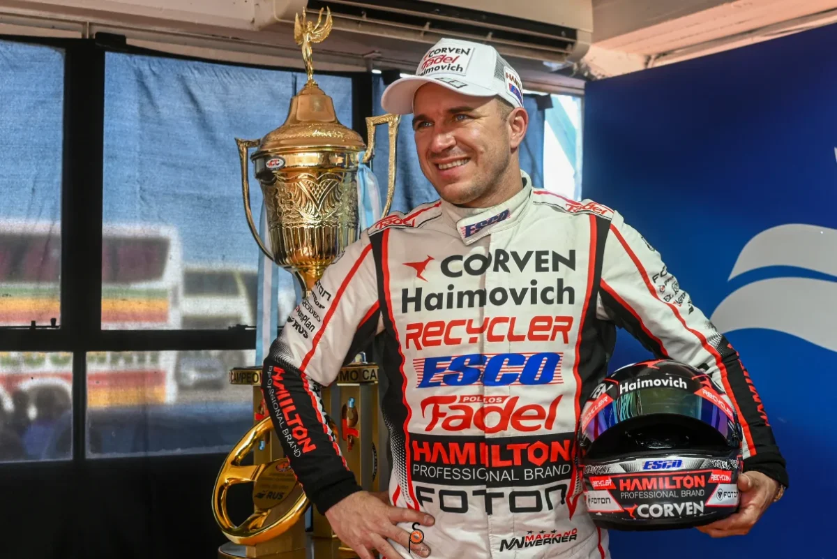 Mariano Werner con la Copa de Oro de TC 2026.